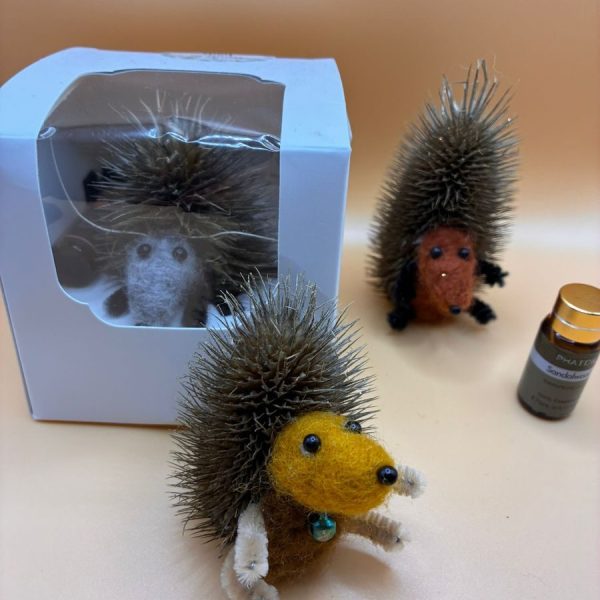 Needle felt hedgehog car air fresheners with box and essential oil